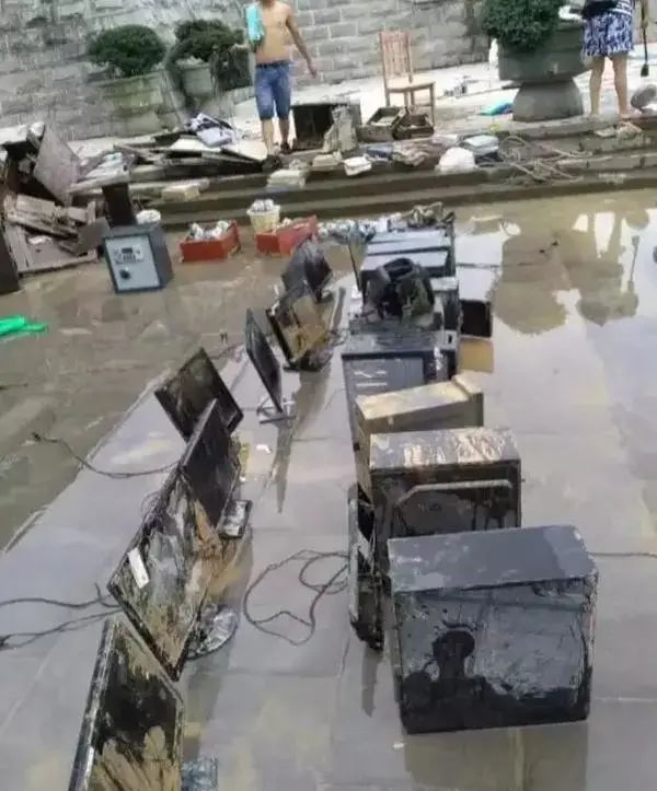 鄭州暴雨致某BGP機房停電，網(wǎng)友：領(lǐng)導，這下子知道“異地容災(zāi)備份”的重要性了吧！